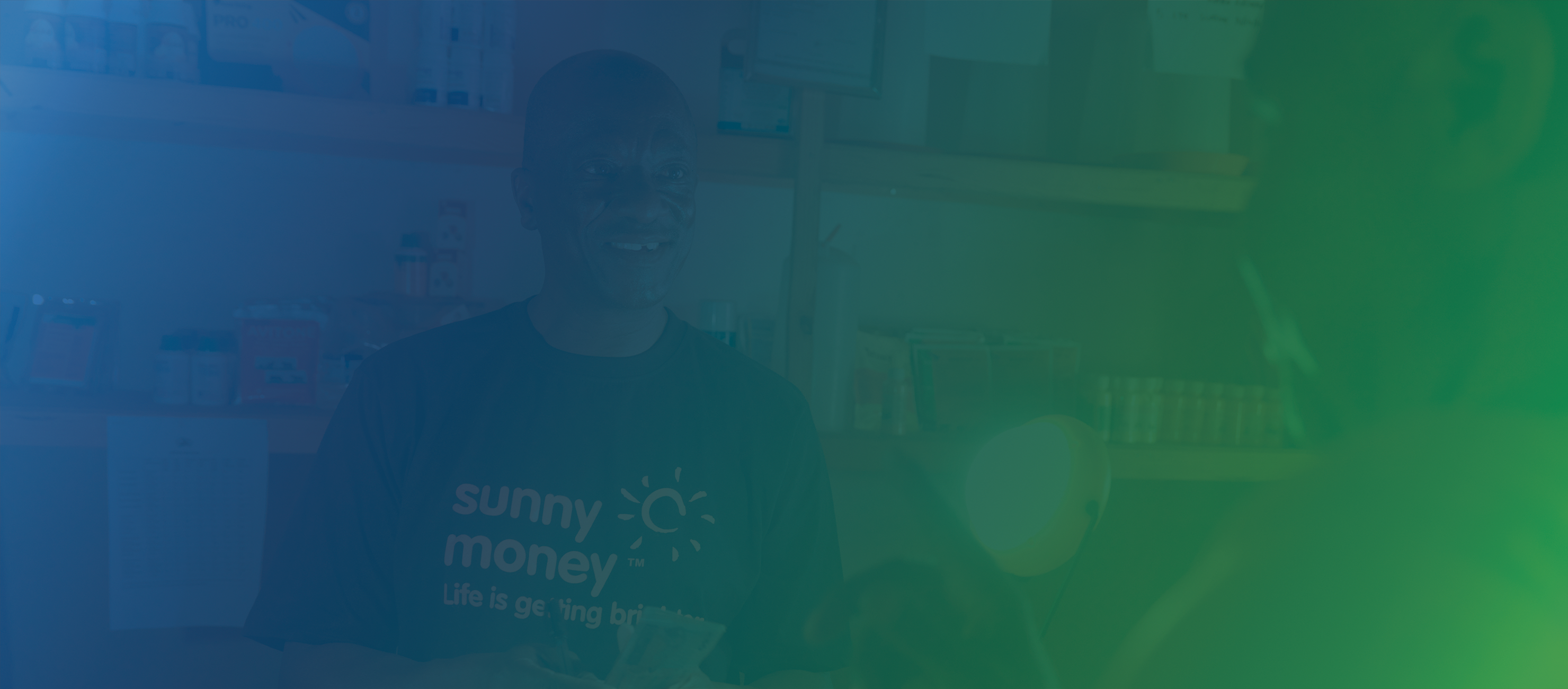 https://www.pangeats.gen-dev-docker.recruiterweb.net/static/user_images/blog/230/Hero image Solar Aid blue-green background.png